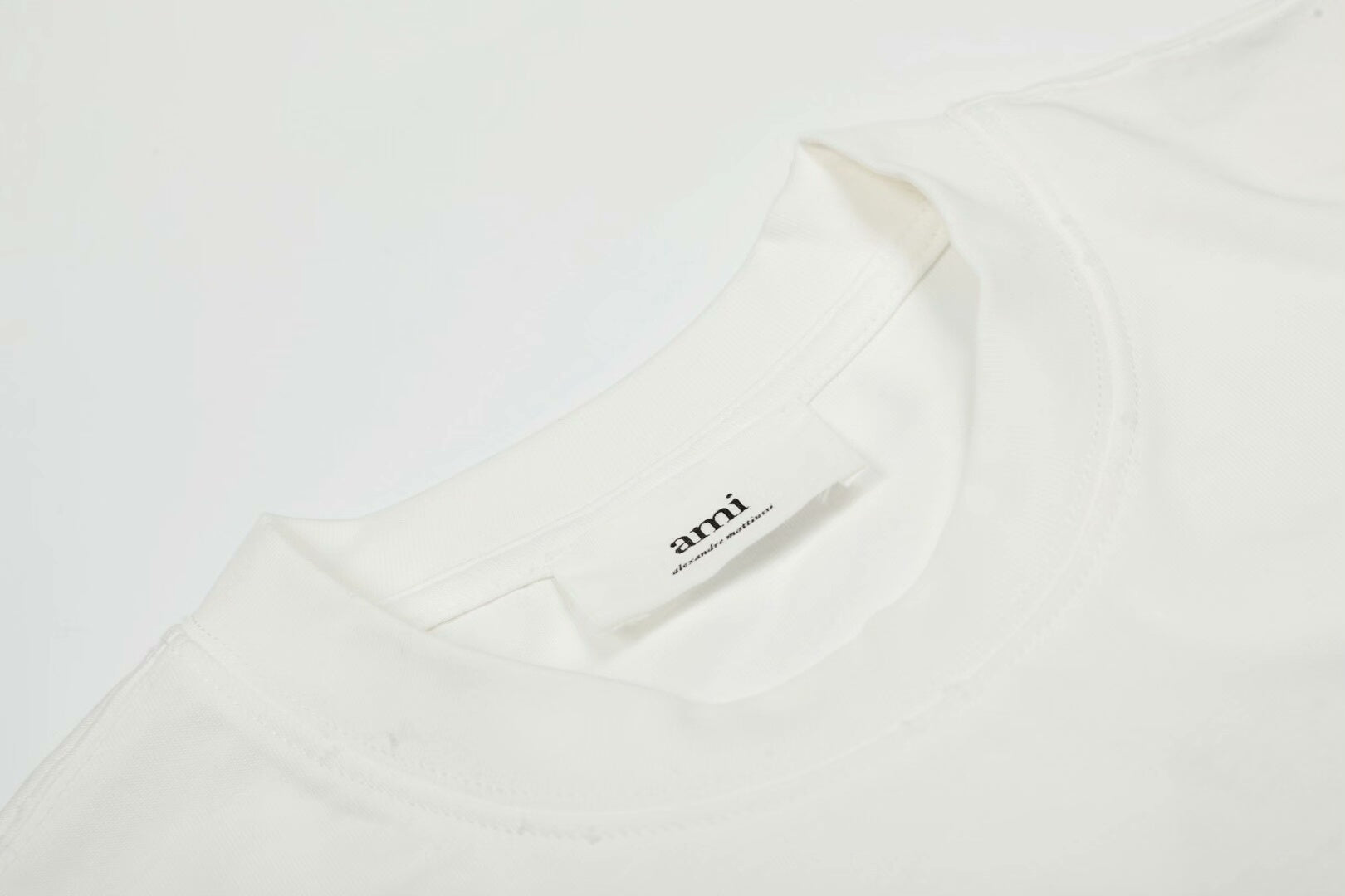 Unisex T-shirt THOM TREND