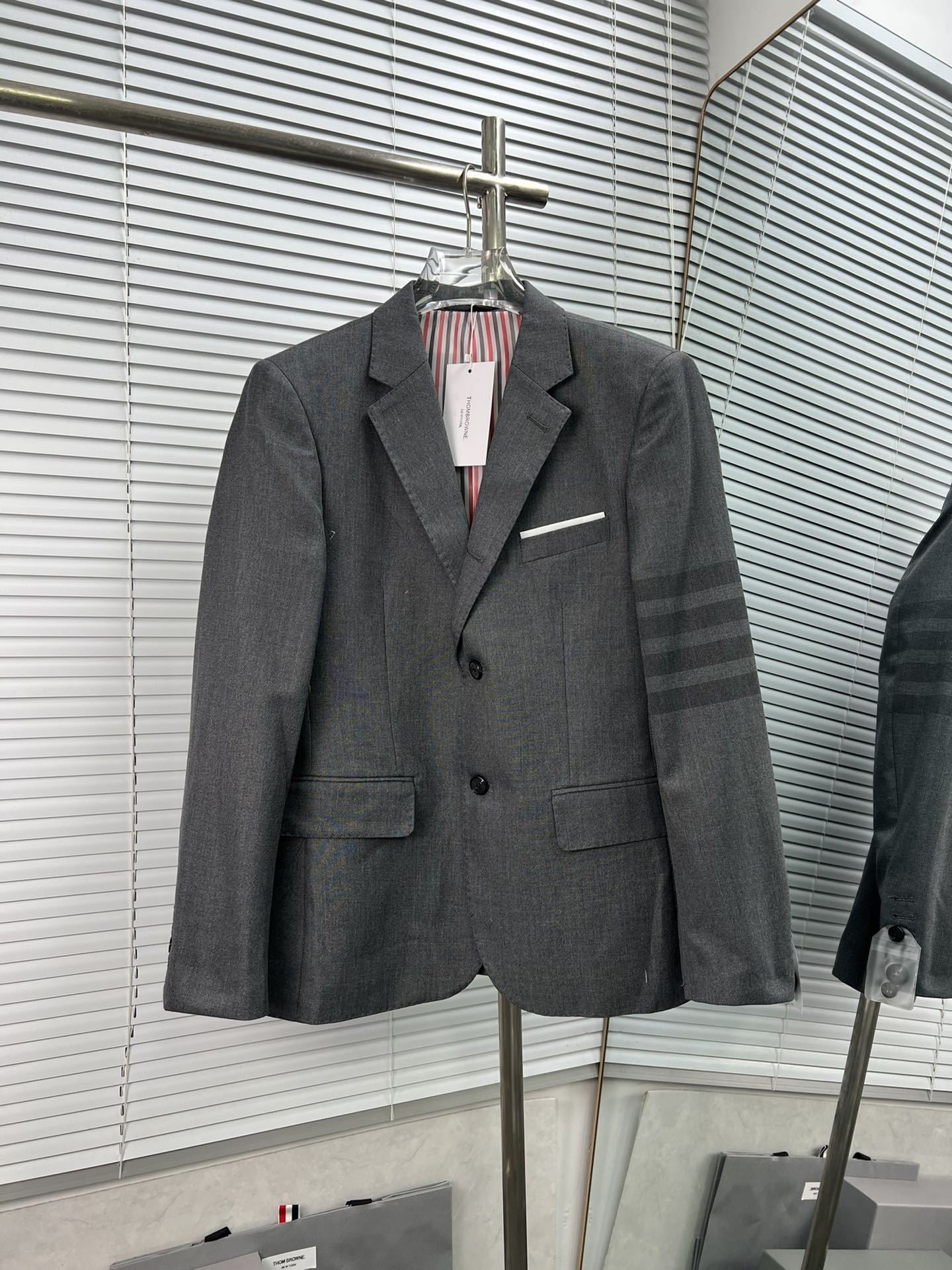 2025SSS  Men's four-bar striped suit THOM TREND