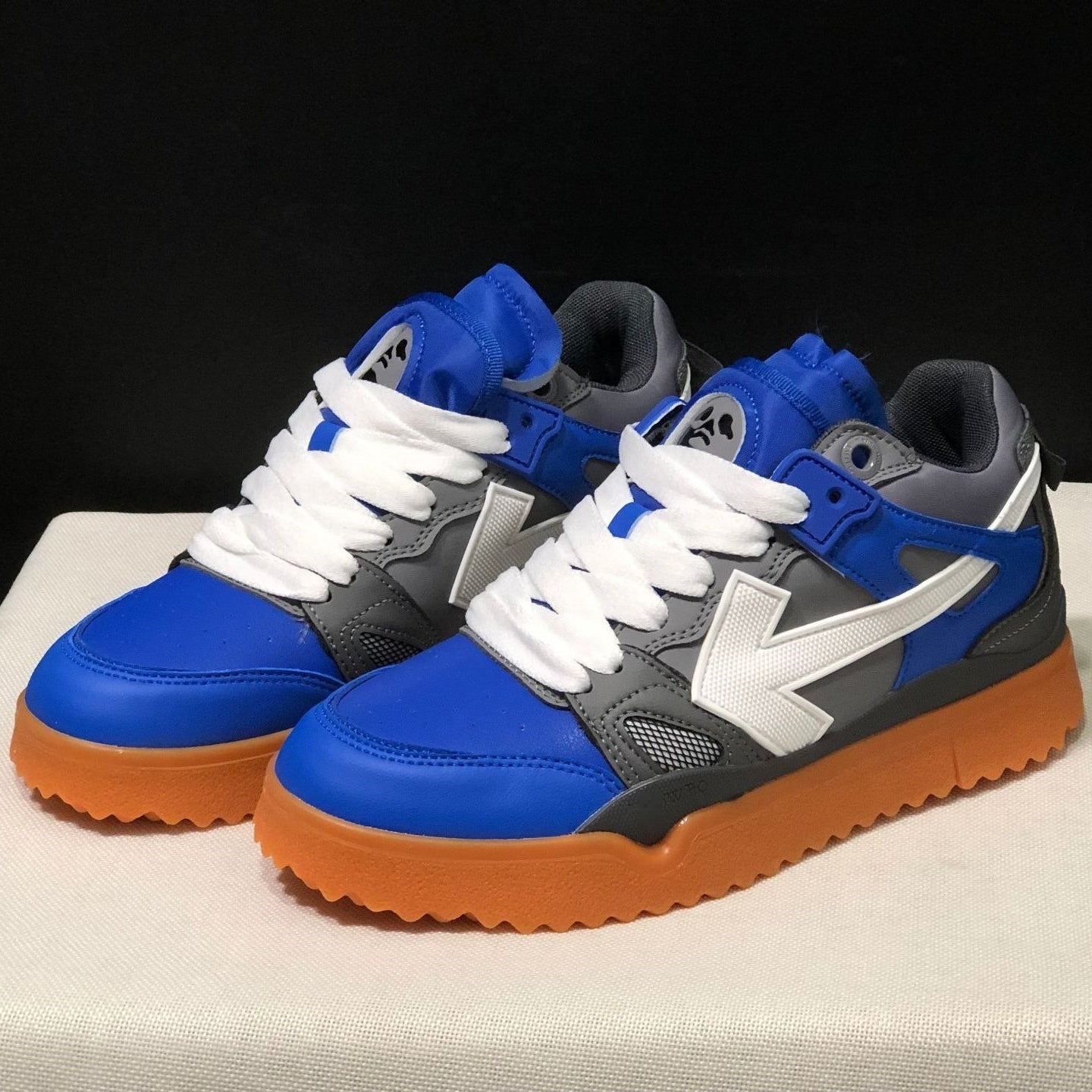 OFF-Whlte Arrow Logo Leather Sneakers #39 4-Bar