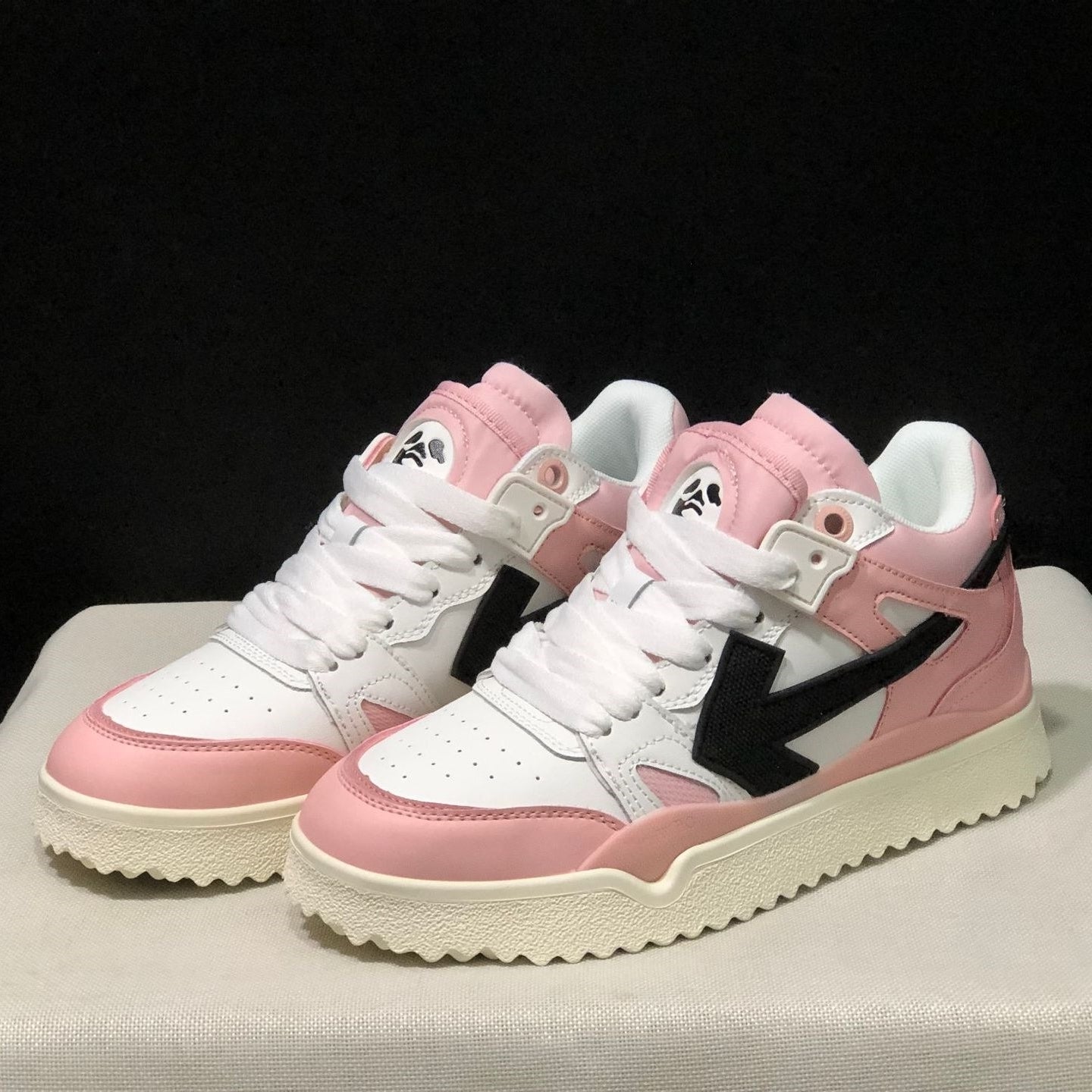 OFF-Whlte Arrow Logo Leather Sneakers #40 4-Bar