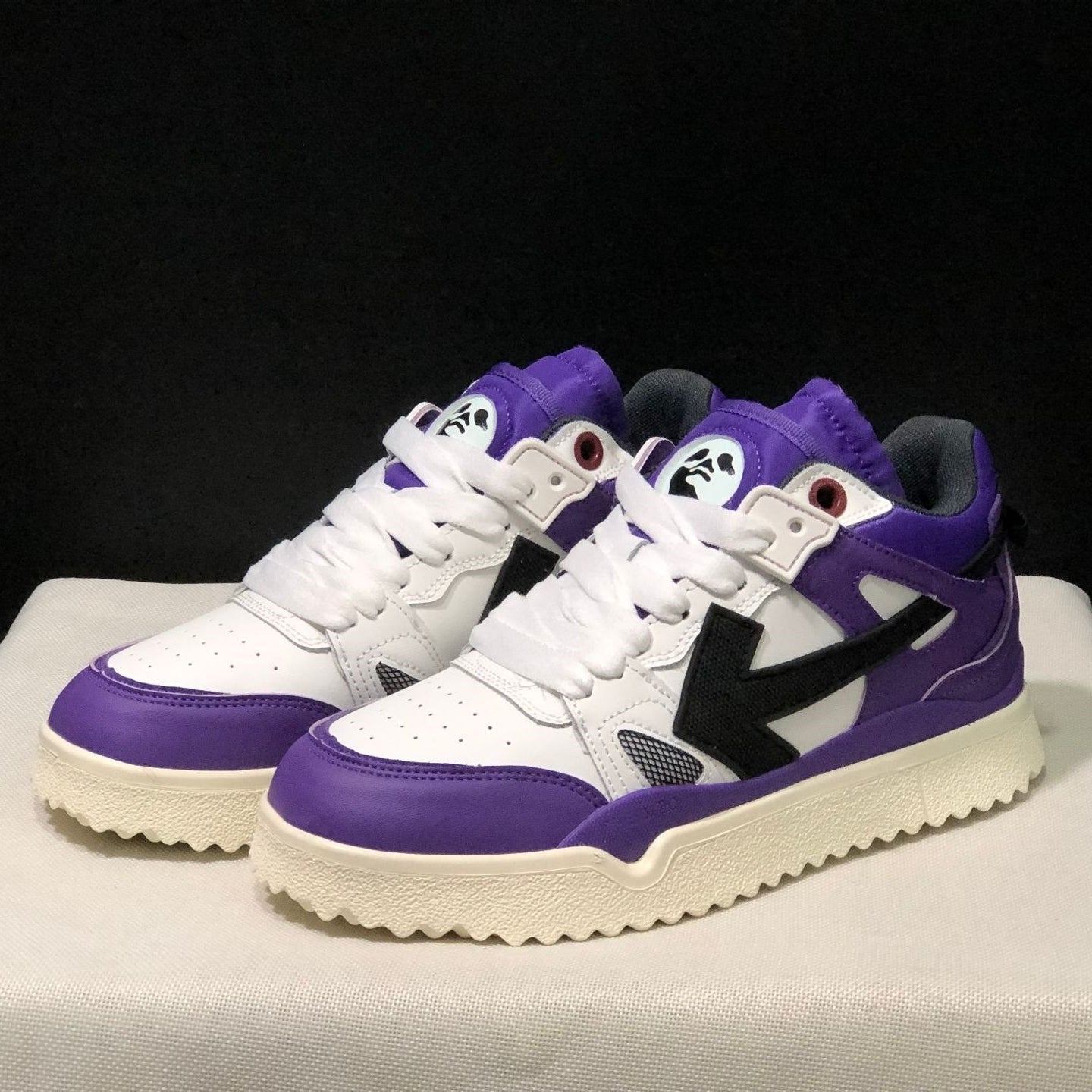 OFF-Whlte Arrow Logo Leather Sneakers #40 4-Bar