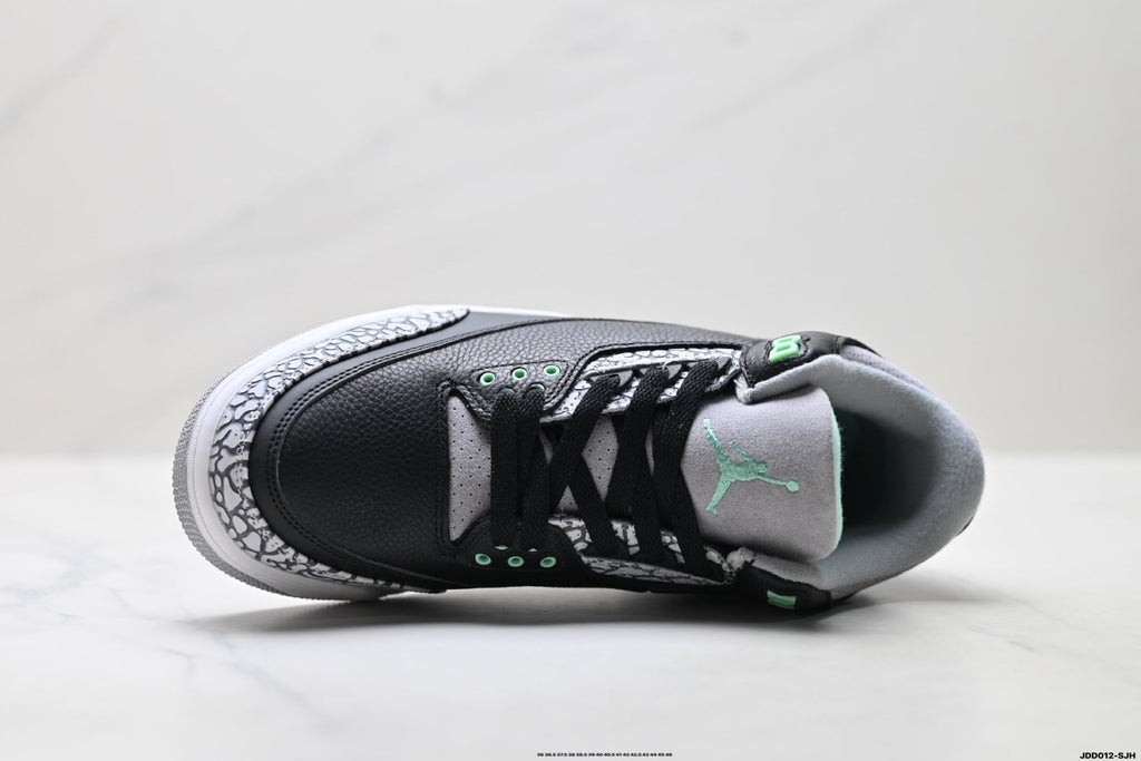 Air Jordan 3 Retro Black Green Cement sneakers detail view 2