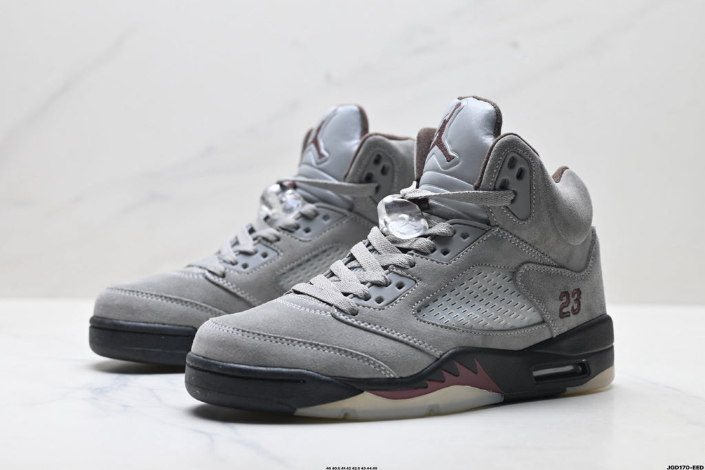 Air Jordan 5 Retro Wolf Grey Black Sneakers detail view 4