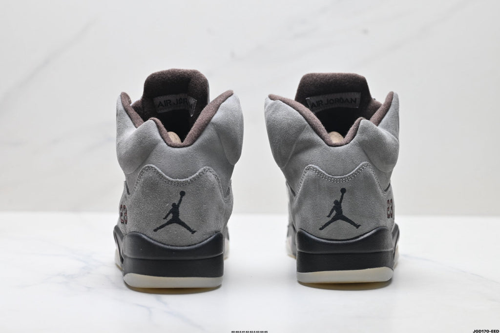 Air Jordan 5 Retro Wolf Grey Black Sneakers detail view 6