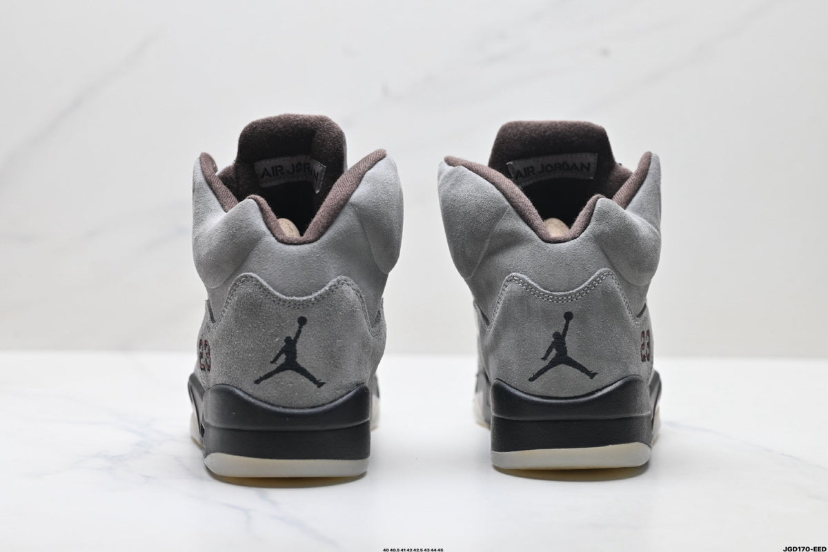 Air Jordan 5 Retro Wolf Grey Black Sneakers detail view 6