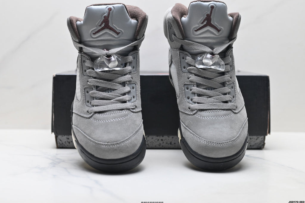Air Jordan 5 Retro Wolf Grey Black Sneakers detail view 7