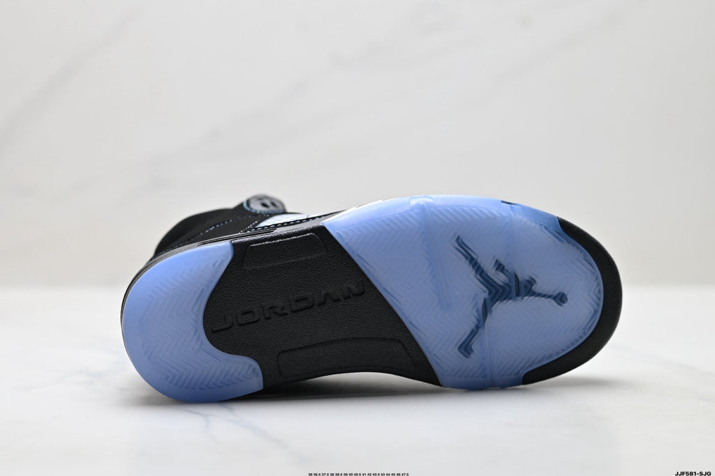 Air Jordan 5 Retro Black University Blue Sneakers detail view 8