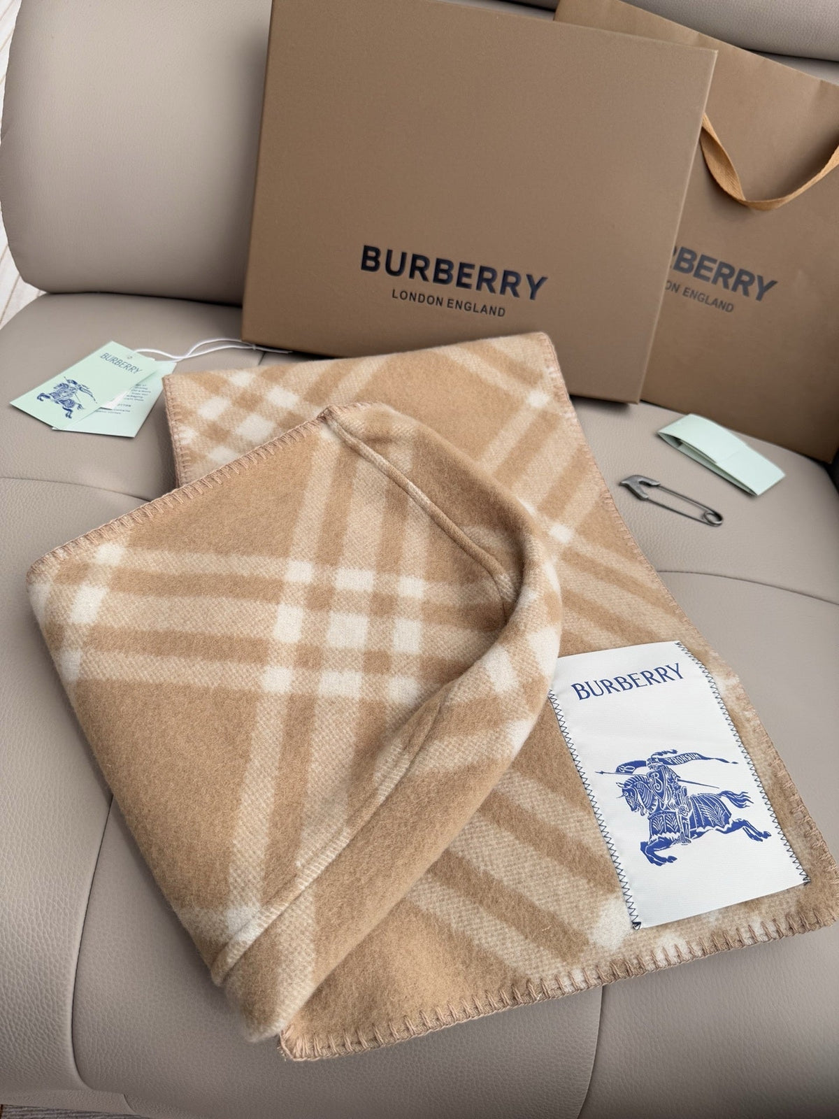 Burberry Style Classic Plaid Fringe Scarf product detail 8