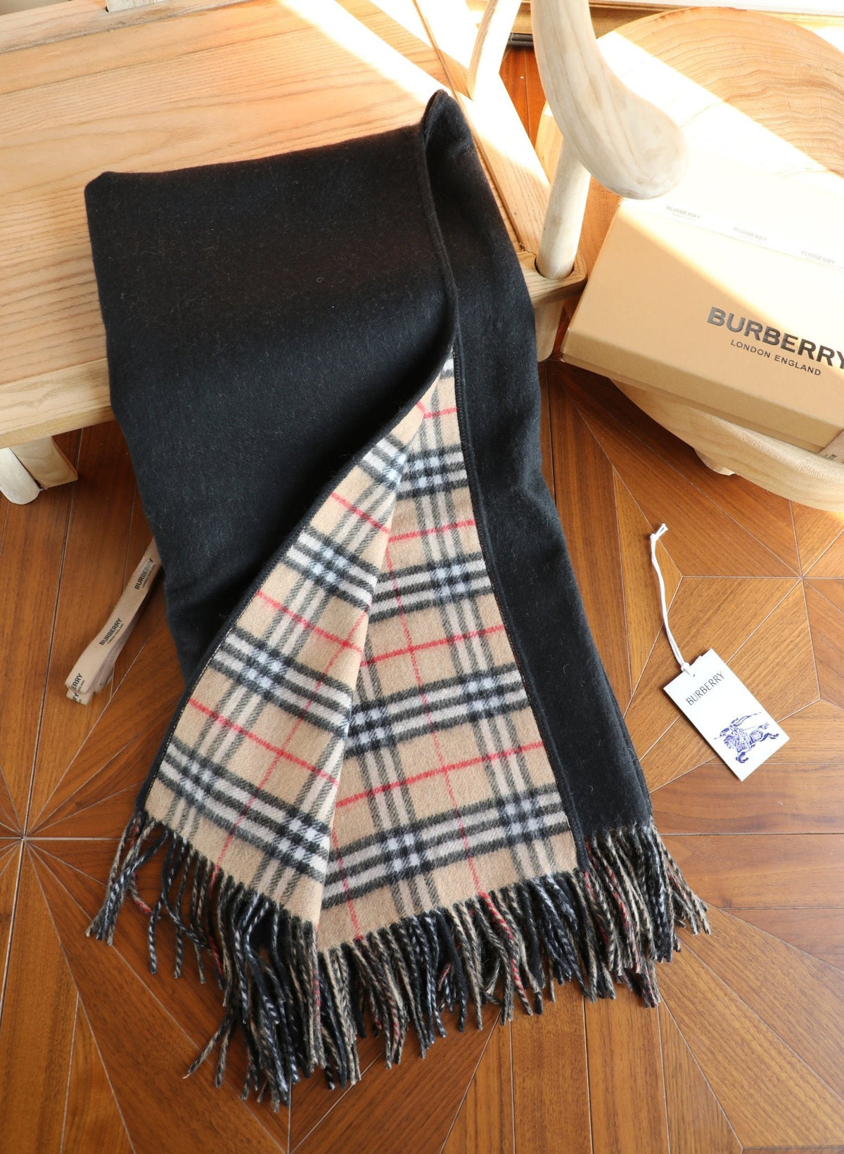 Burberry Style Reversible Plaid Cape Scarf product detail 4