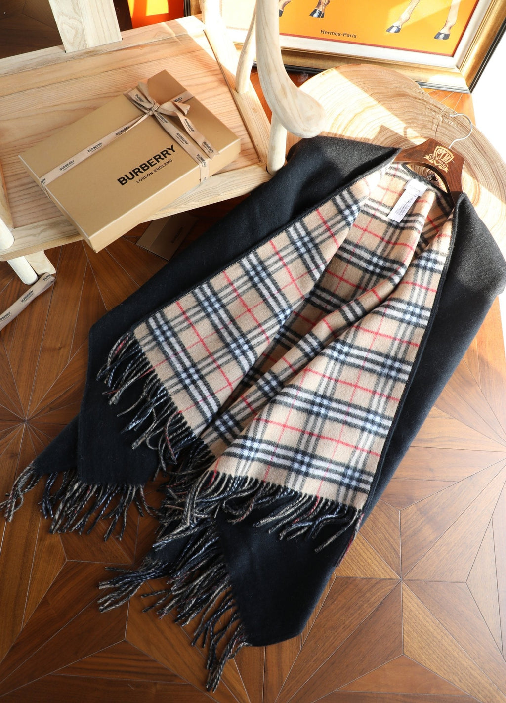 Burberry Style Reversible Plaid Cape Scarf product detail 6