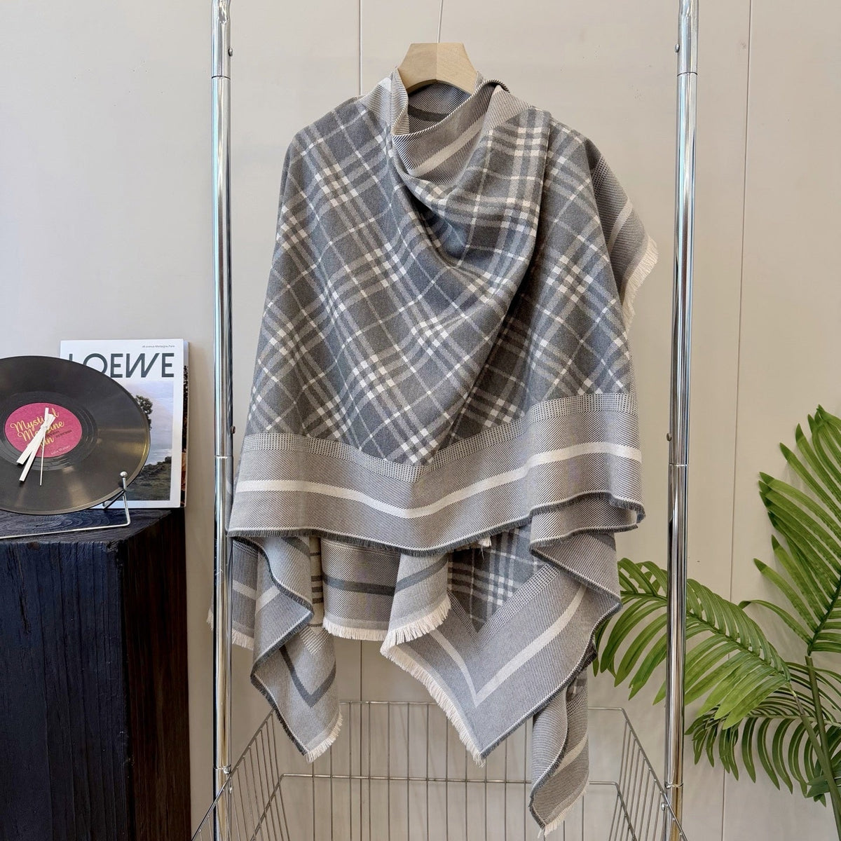 Burberry Style Reversible Plaid Cape Shawl product detail 7