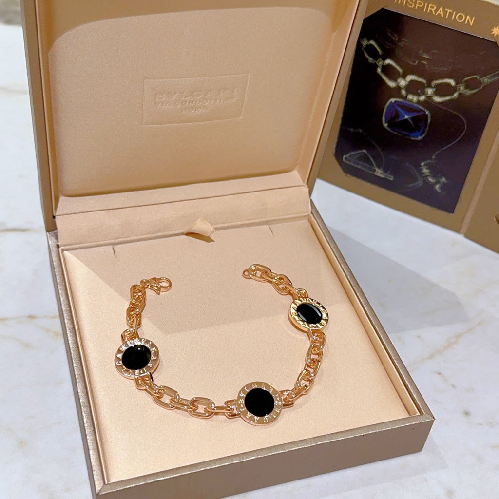 BVLGARI DREAM Bracelet detail 2