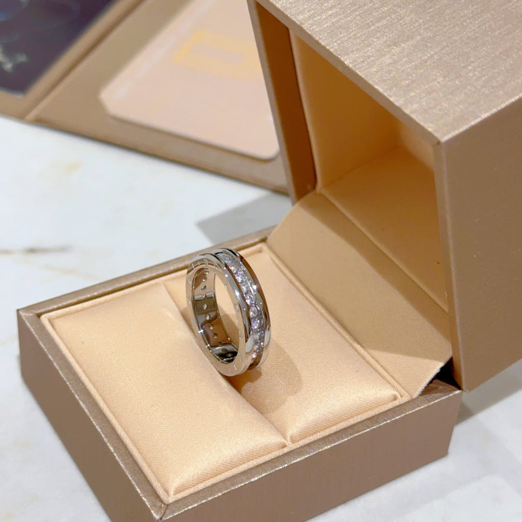 BVLGARI Enamel Ceramic Ring detail 3