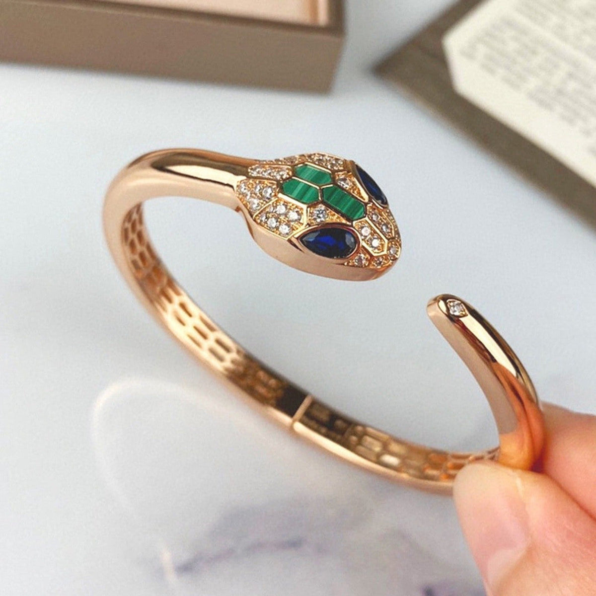 BVLGARI Serpenti Malachite Snake-Head Bracelet detail 2