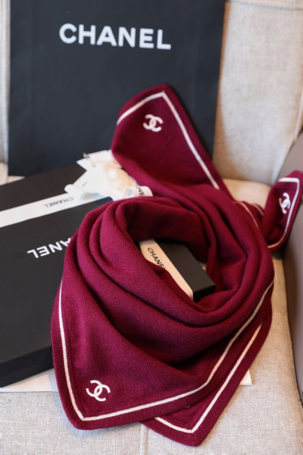 Chanel Style Contrast-Border Logo Scarf product detail 3