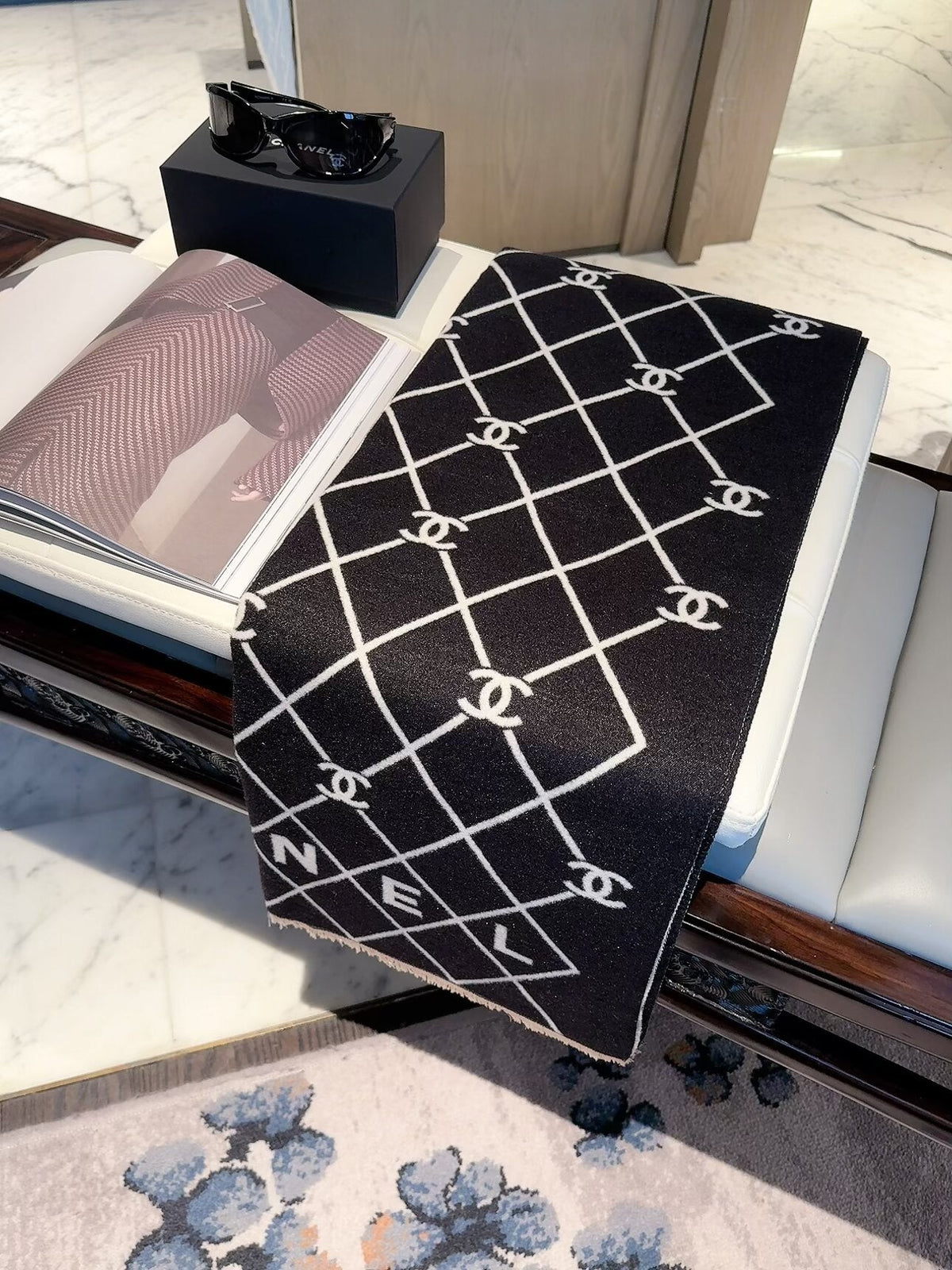Chanel Style Diamond Lattice Logo Scarf product detail 3