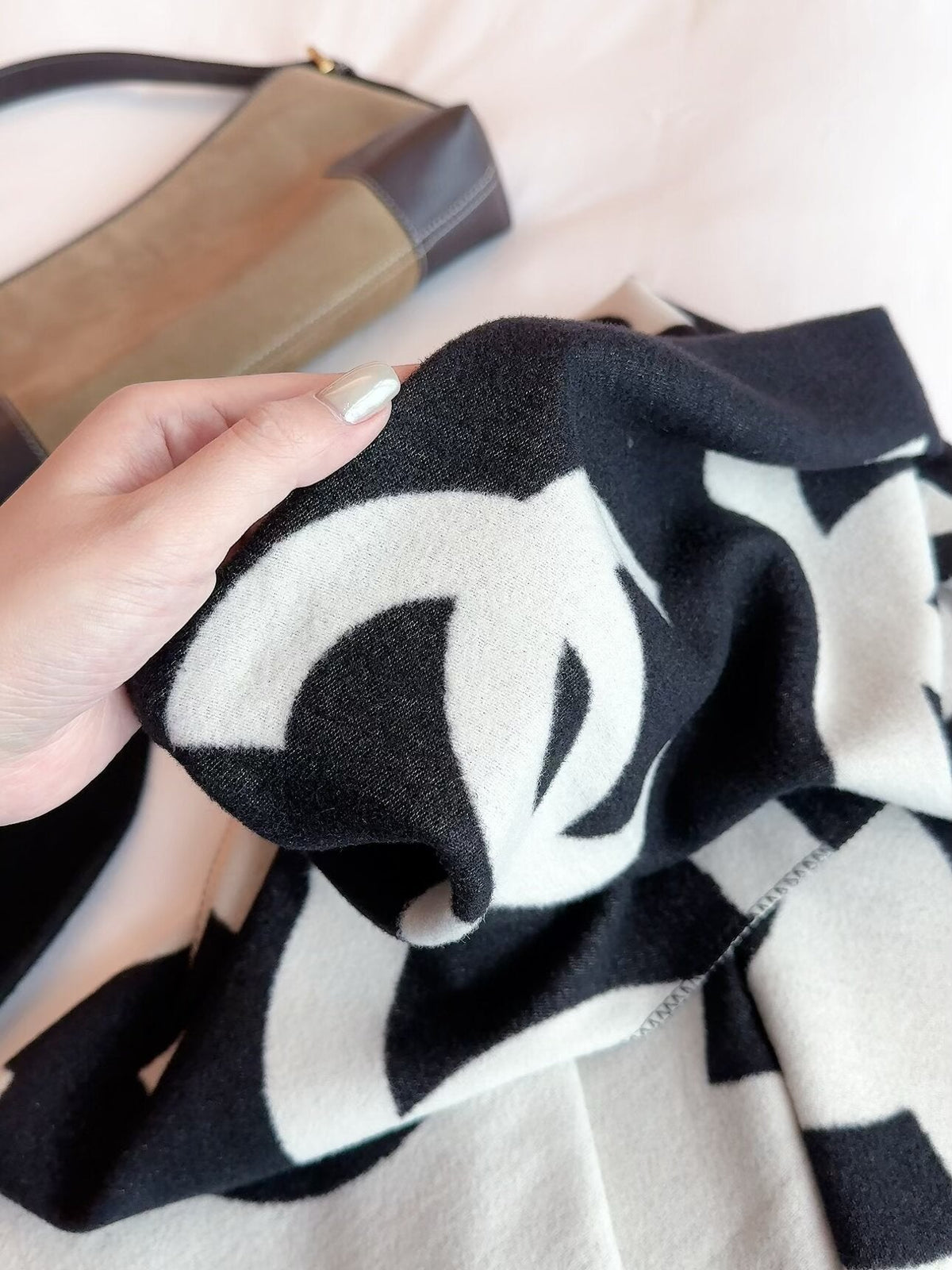 Chanel Style Oversized Logo Knit Scarf product detail 6