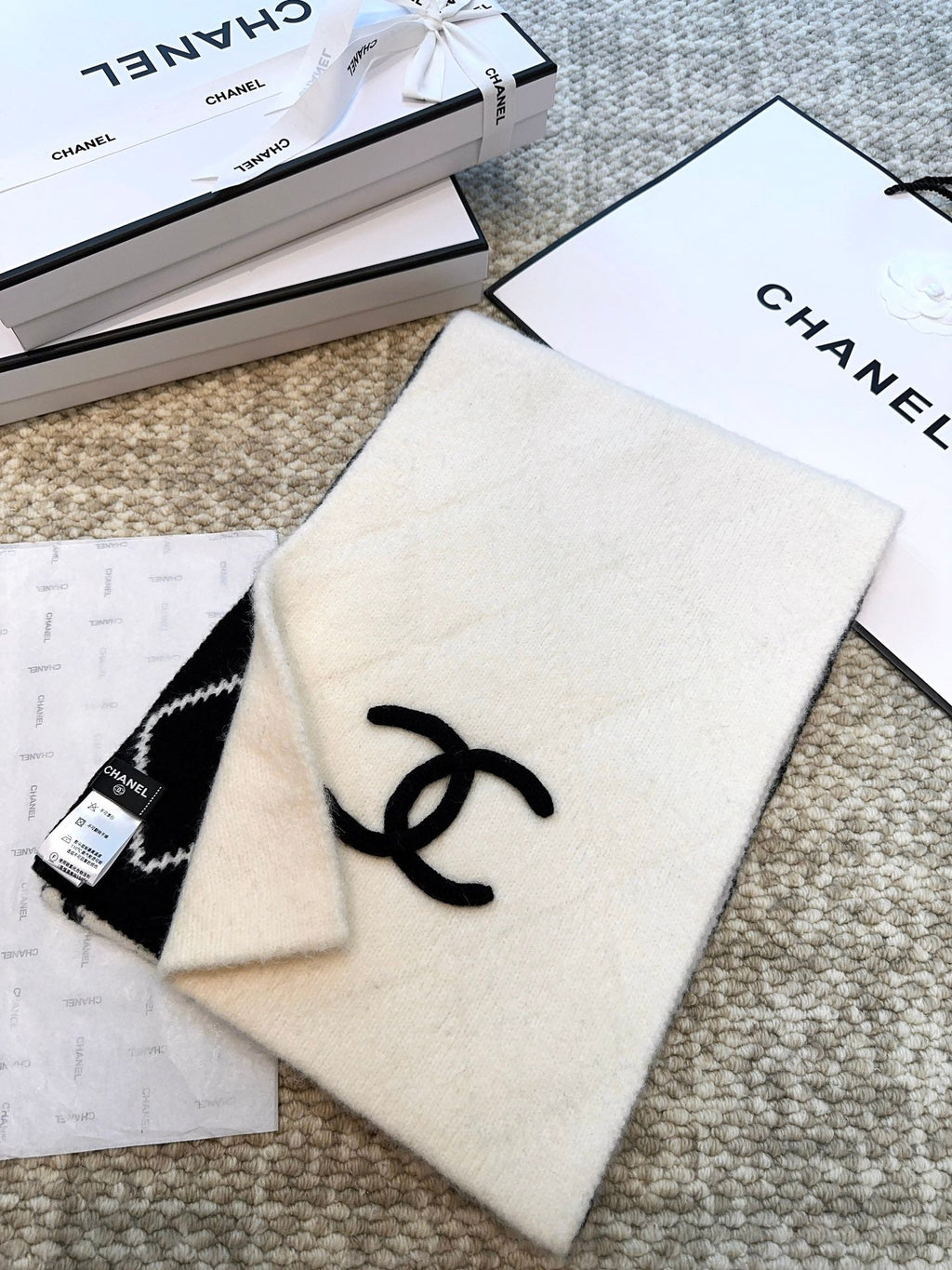 Chanel Style Reversible Diamond Logo Scarf product detail 3