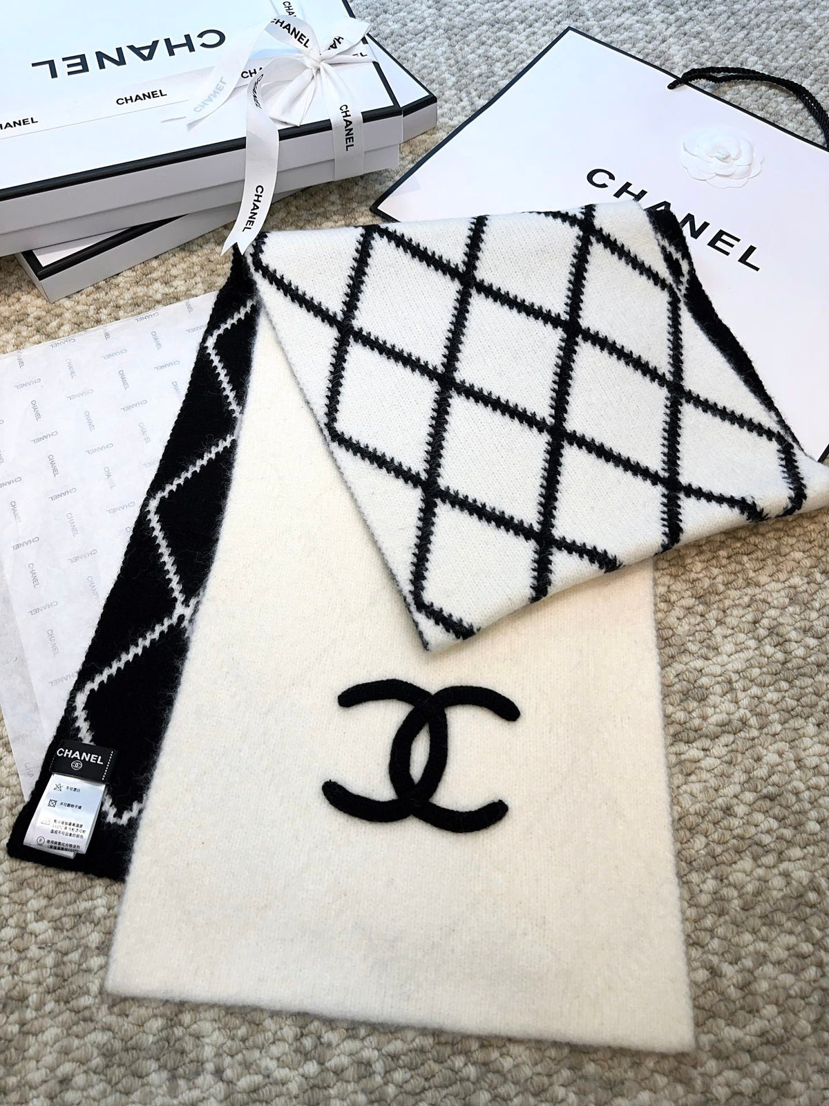 Chanel Style Reversible Diamond Logo Scarf product detail 5