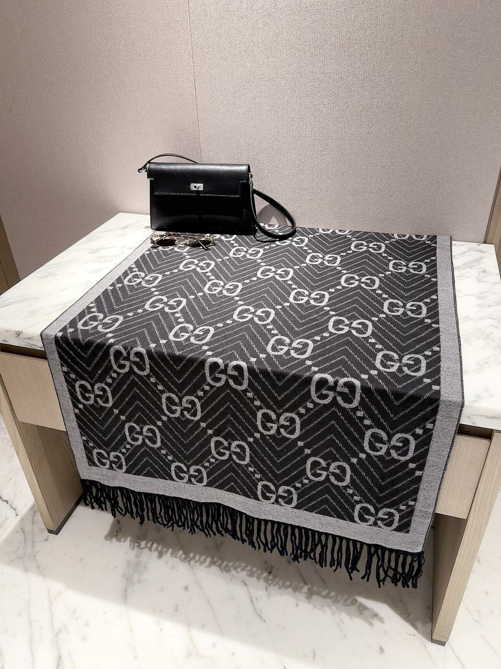 Gucci Style GG Herringbone Fringe Scarf product detail 8