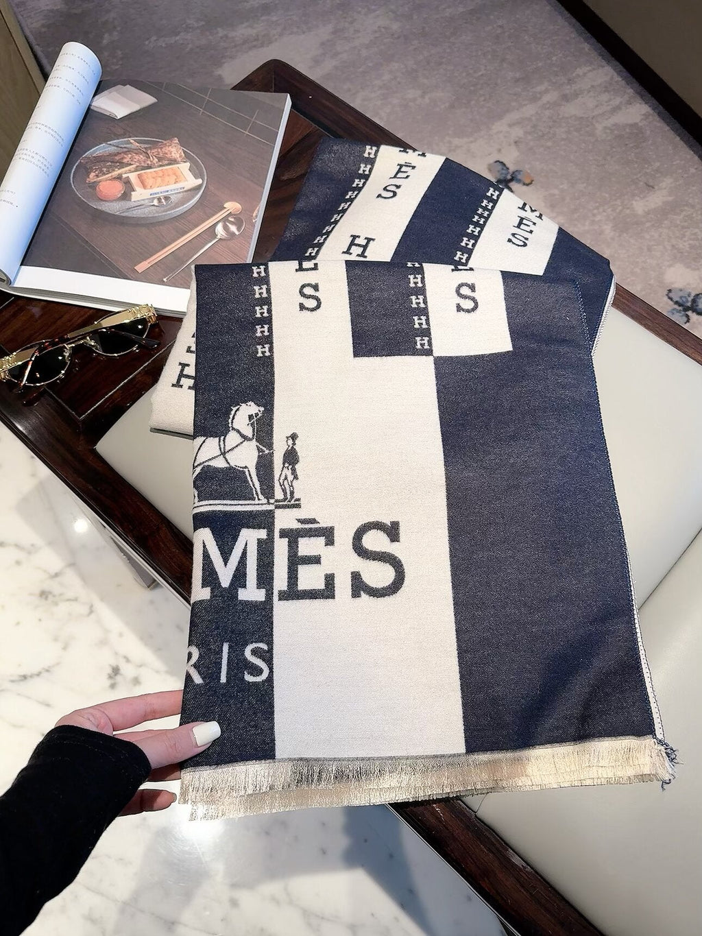 Hermes Style Bold Stripe Logo Scarf product detail 3