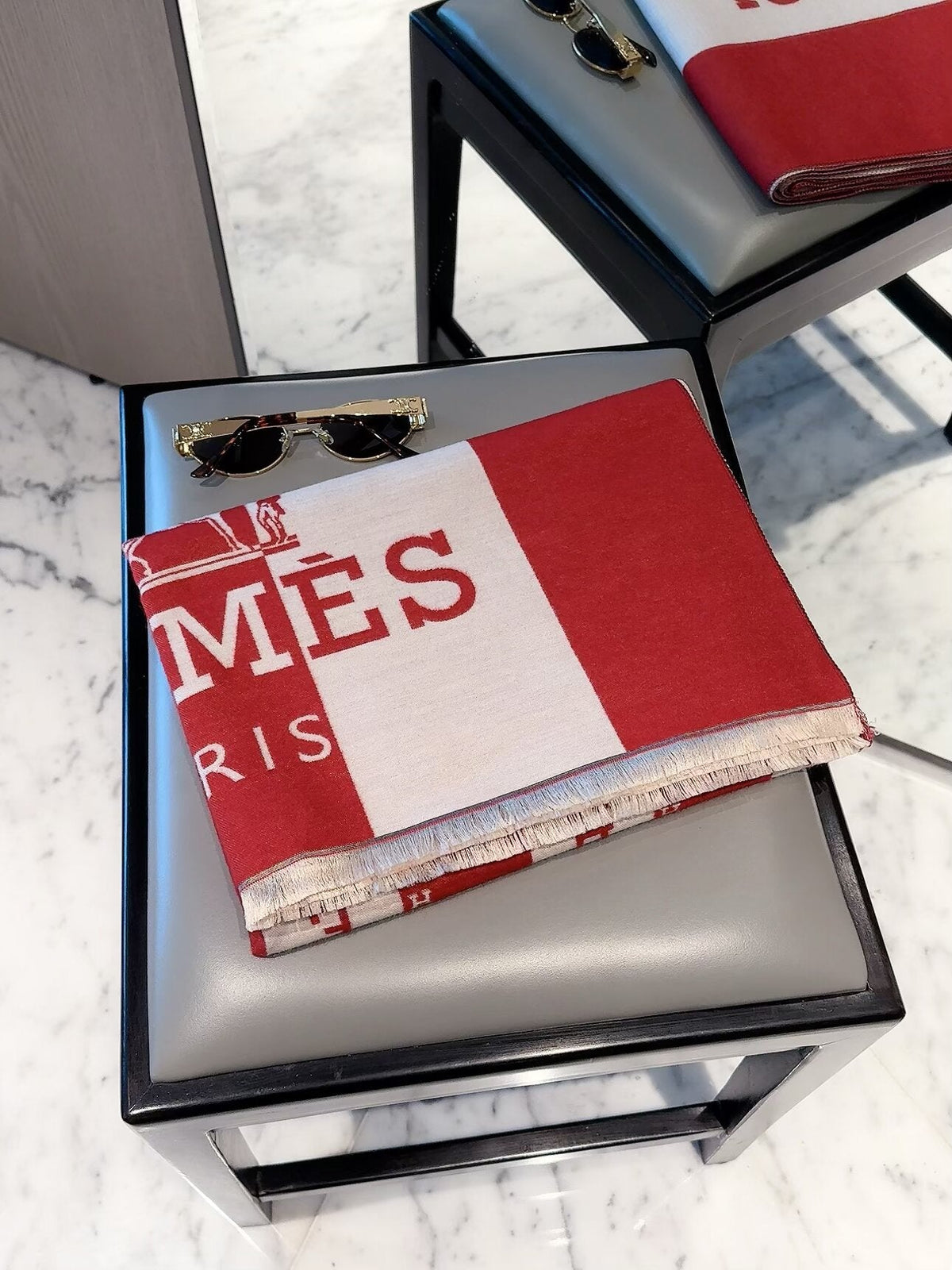 Hermes Style Bold Stripe Logo Scarf product detail 5