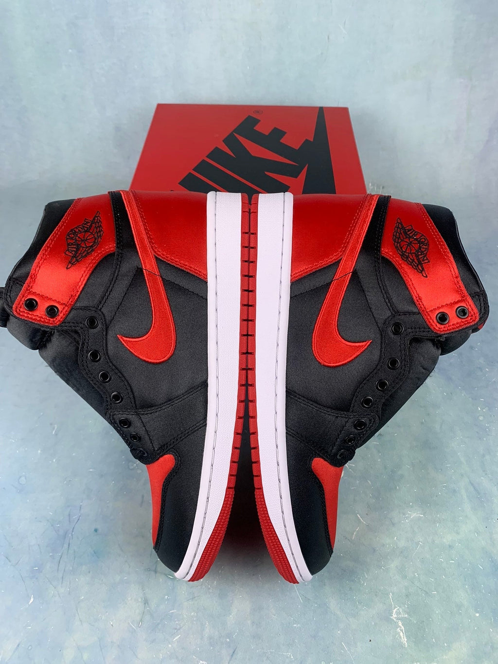 Air Jordan 1 High Banned Black/Red Silk Unisex Sneakers FD4810-061 detail view 3