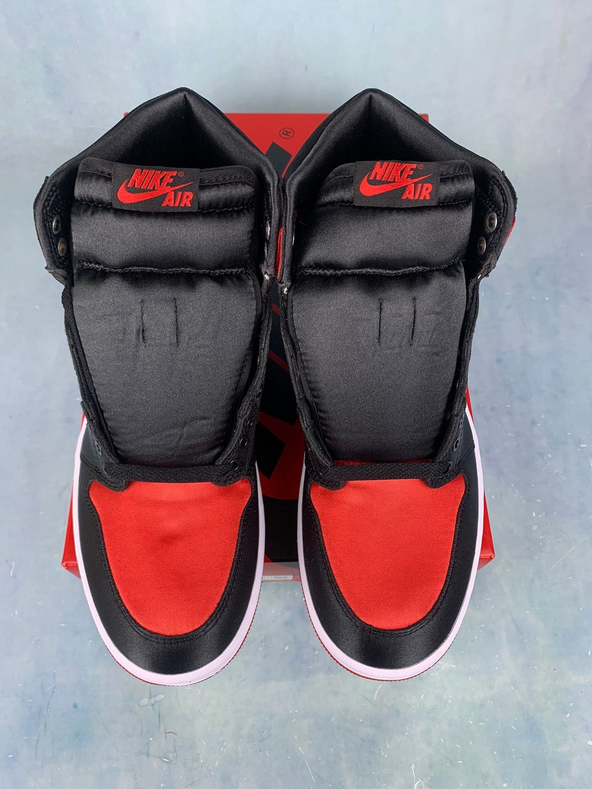 Air Jordan 1 High Banned Black/Red Silk Unisex Sneakers FD4810-061 detail view 5