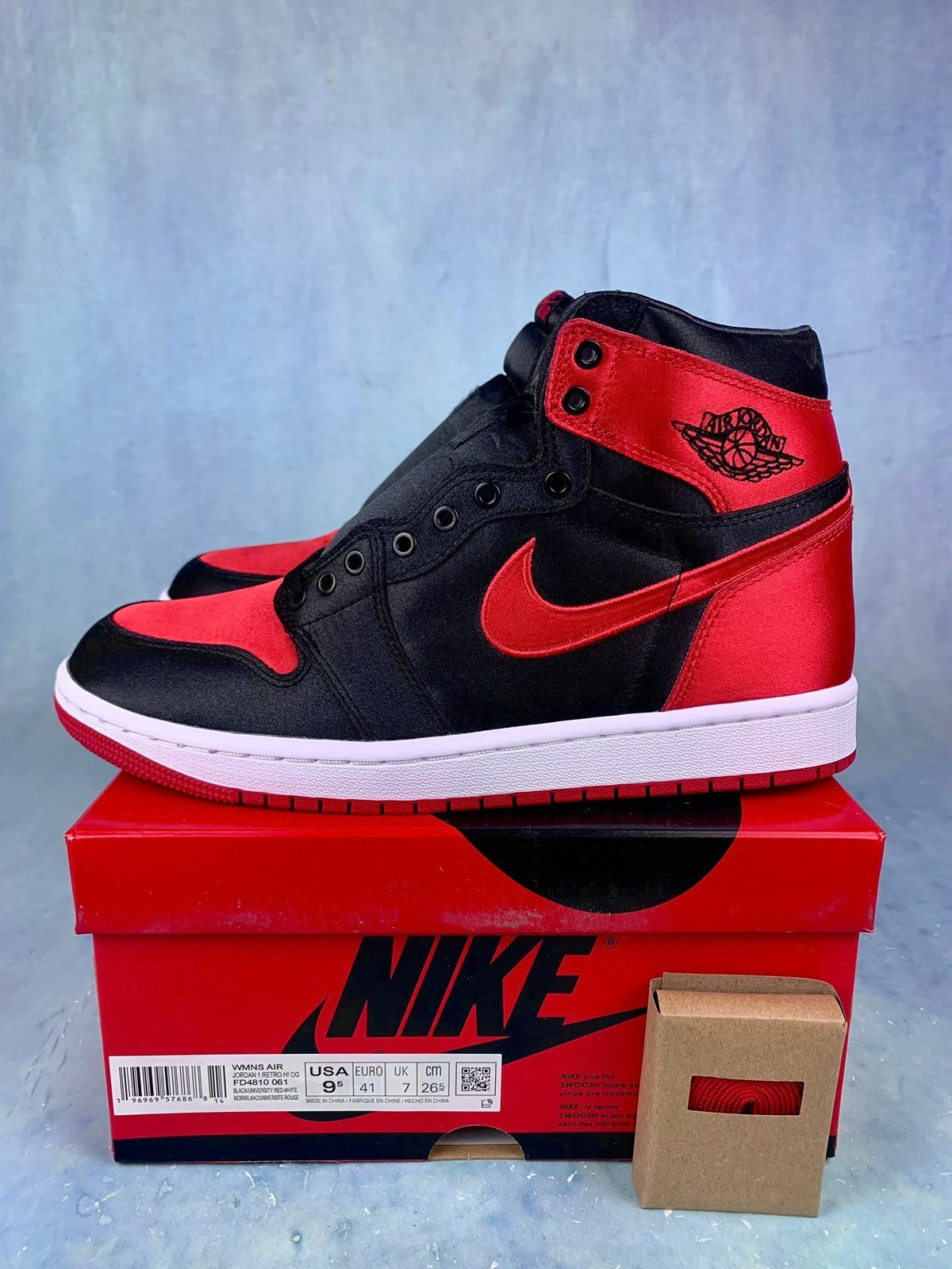 Air Jordan 1 High Banned Black/Red Silk Unisex Sneakers FD4810-061 detail view 2