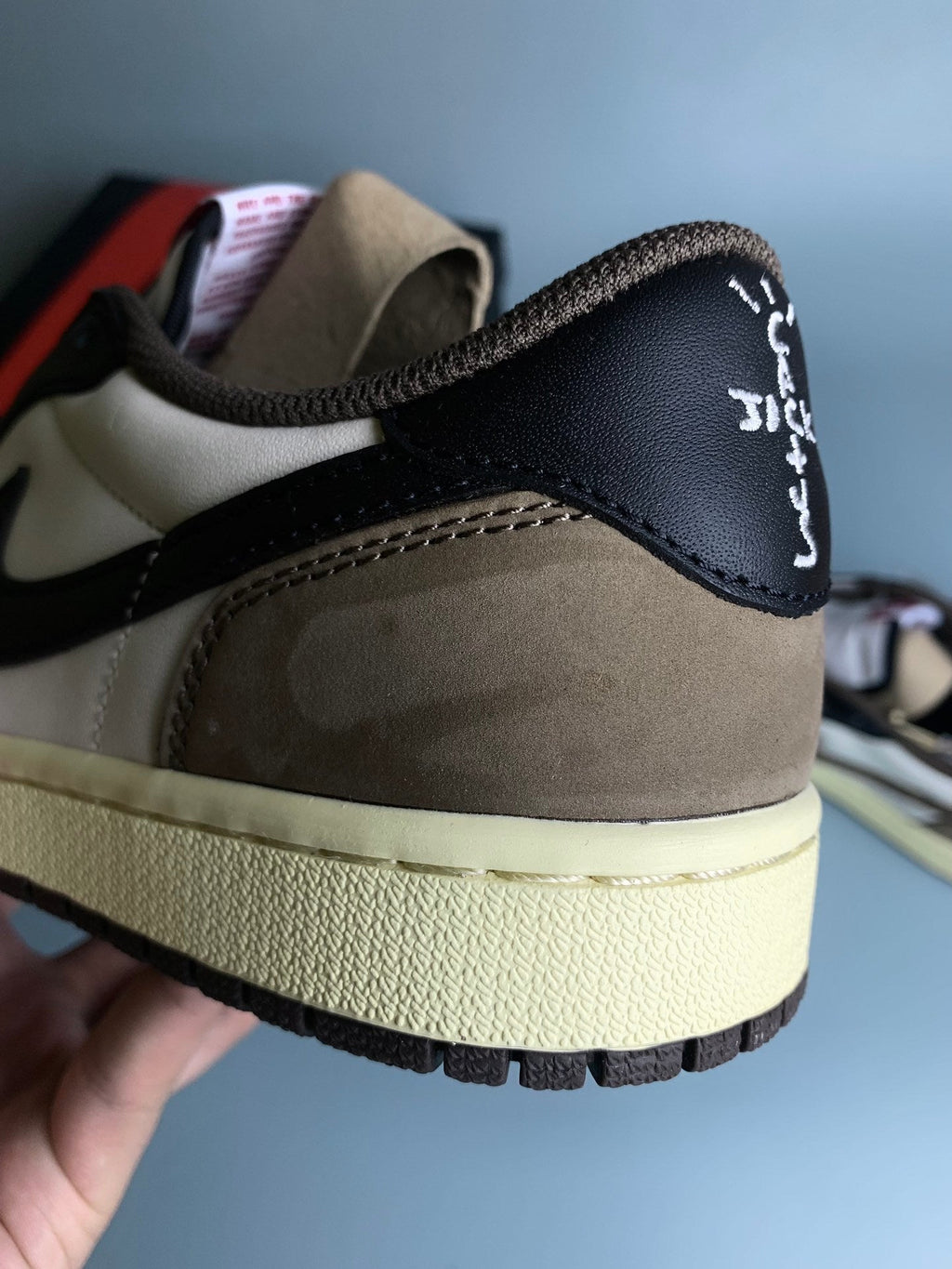 Air Jordan 1 Low Collaboration Little Mocha Unisex Sneakers CQ4277-105 detail view 4