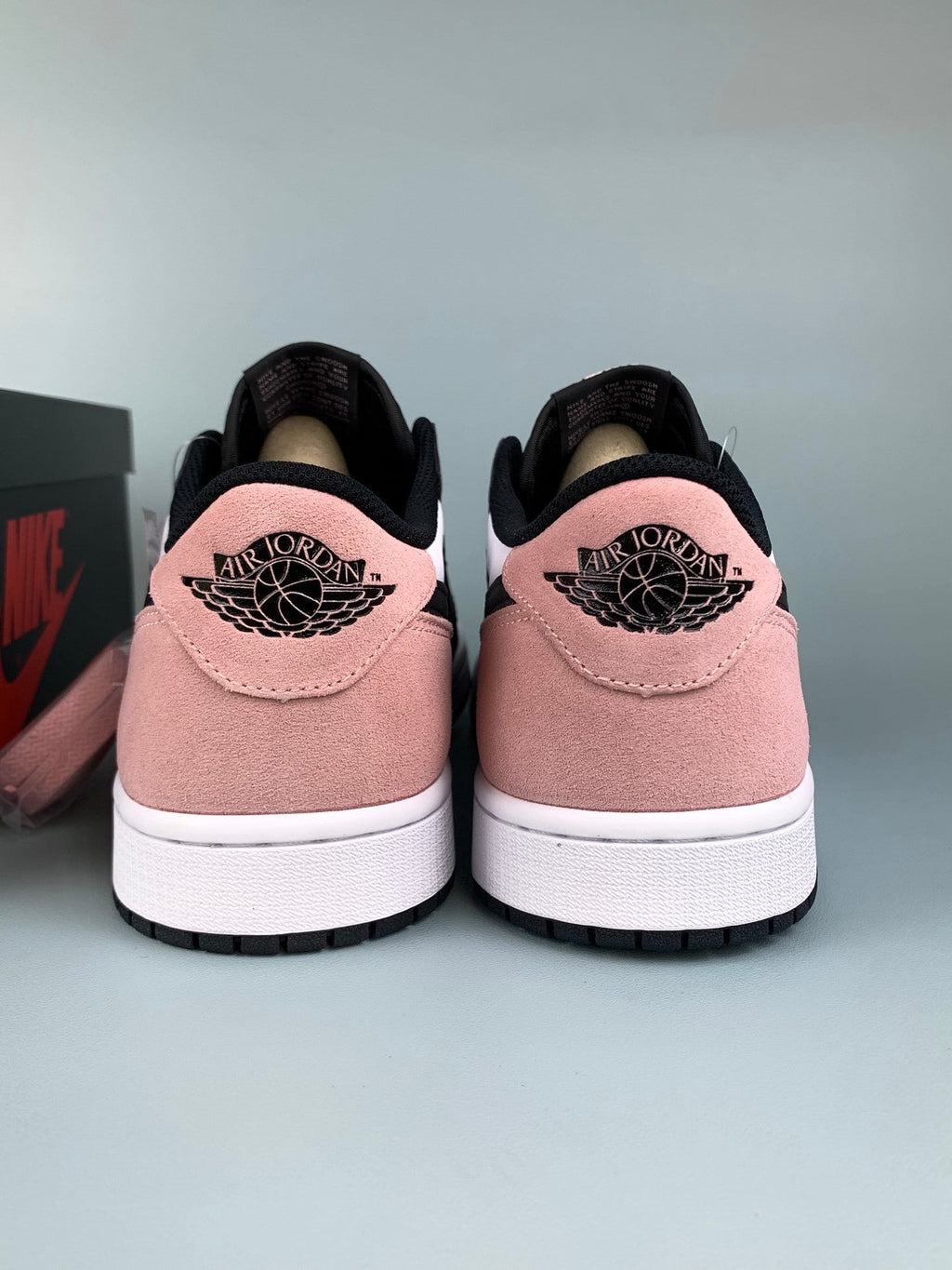 Air Jordan 1 Low Bleached Coral Black/Pink Unisex Sneakers CZ0790-061 detail view 5