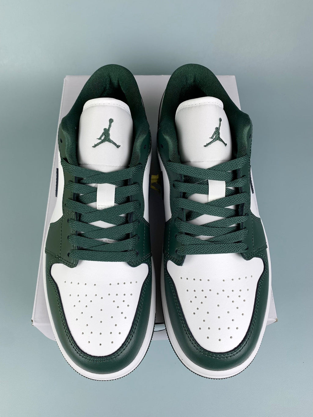 Air Jordan 1 Low Olive Green and White Unisex Sneakers DC0774-113 detail view 4