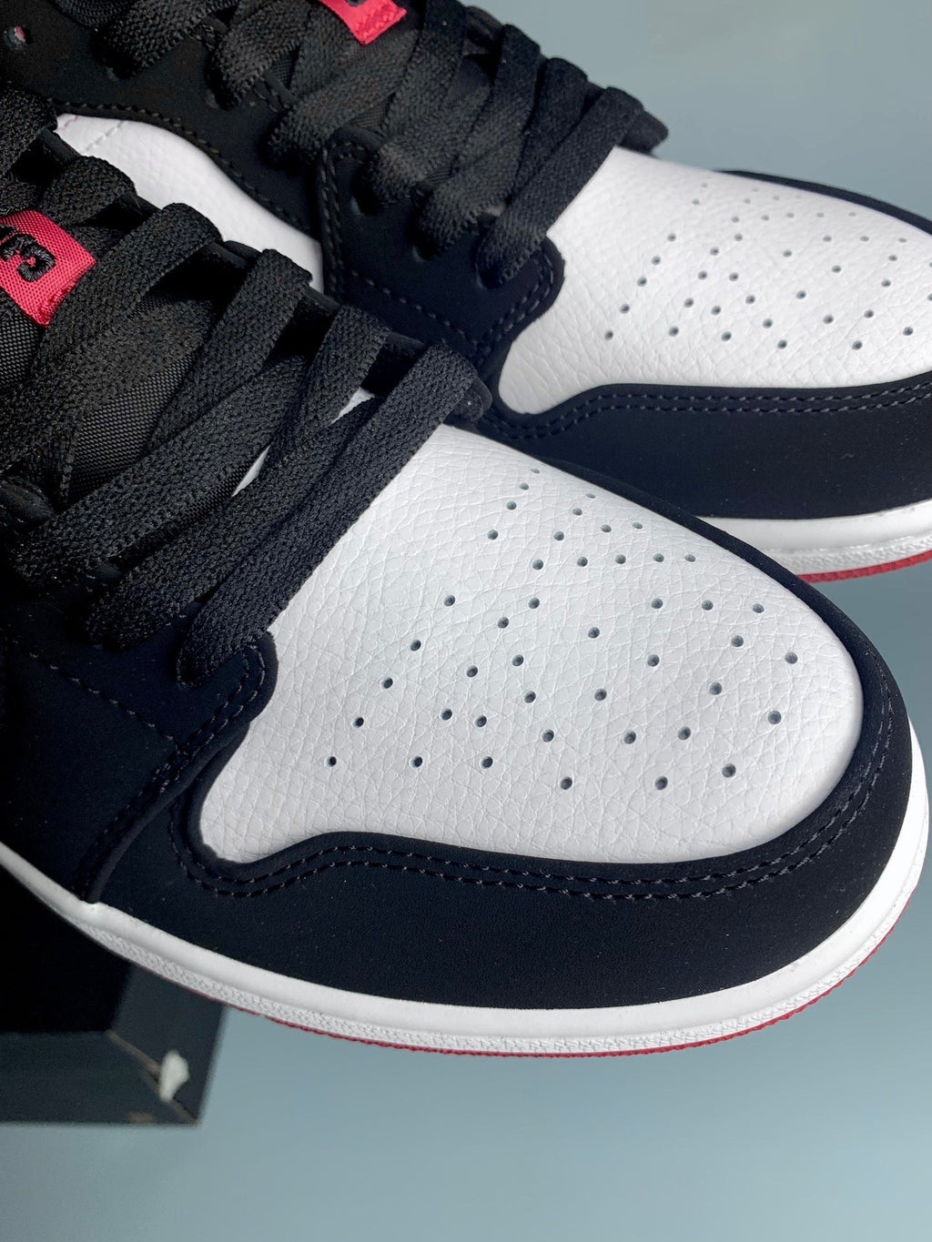 Air Jordan 1 Low Black/Green Toe 553558-113 Unisex Sneakers detail view 6