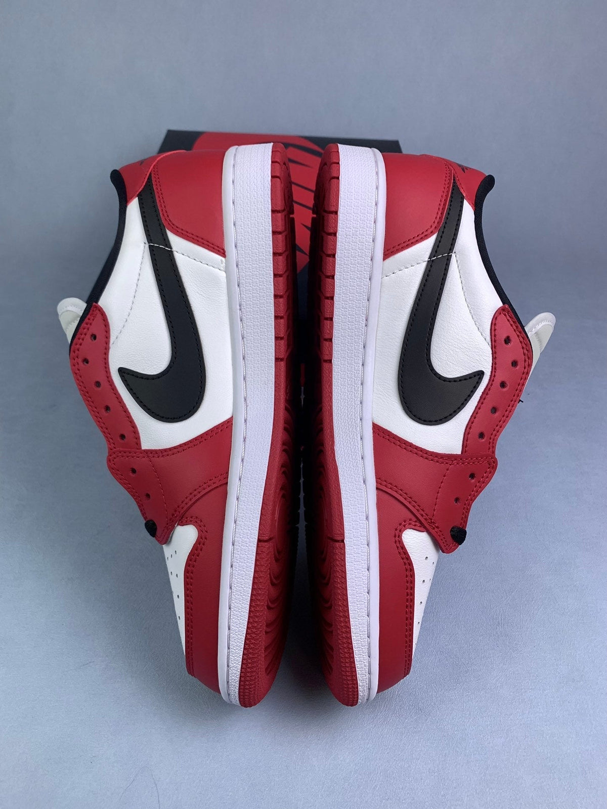 Air Jordan 1 Low White/Red Chicago 705329-600 Unisex Sneakers detail view 3