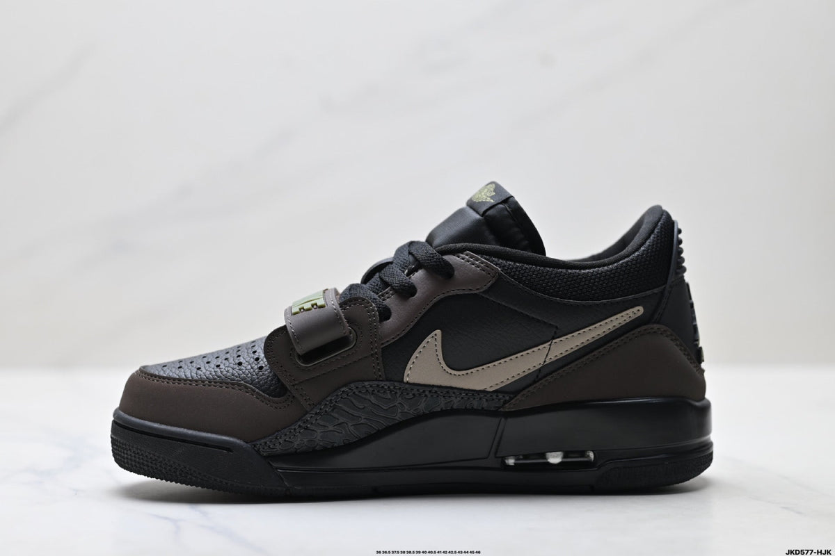 Jordan Legacy 312 Low Triple Black sneakers detail view 3