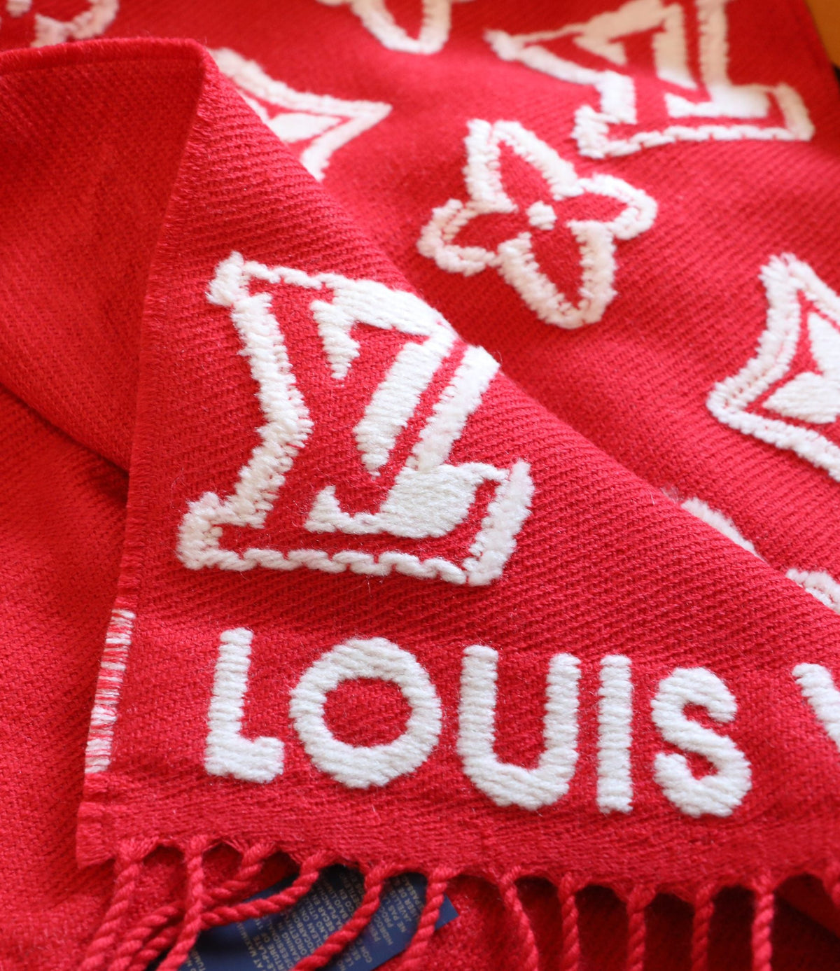 Louis Vuitton Style Monogram Knit Scarf product detail 5