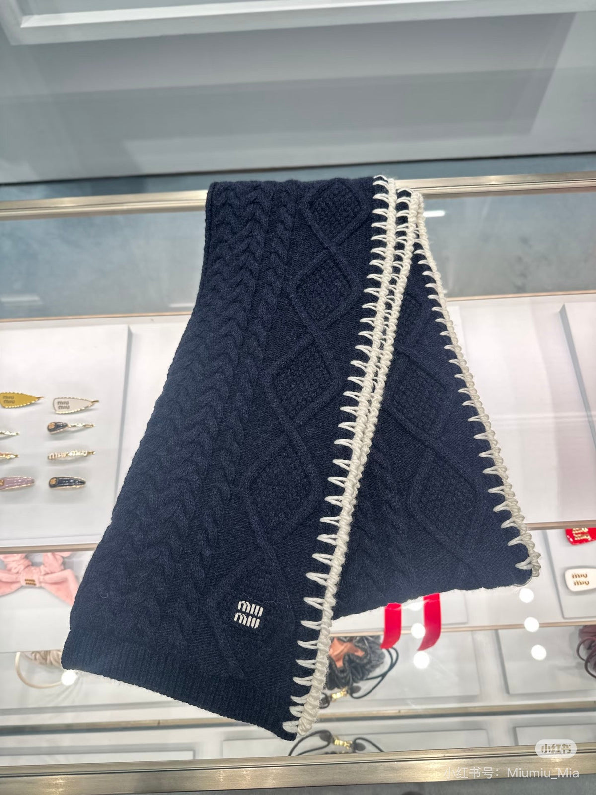 Miu Miu Style Cable-Knit Contrast Stitch Scarf product detail 5