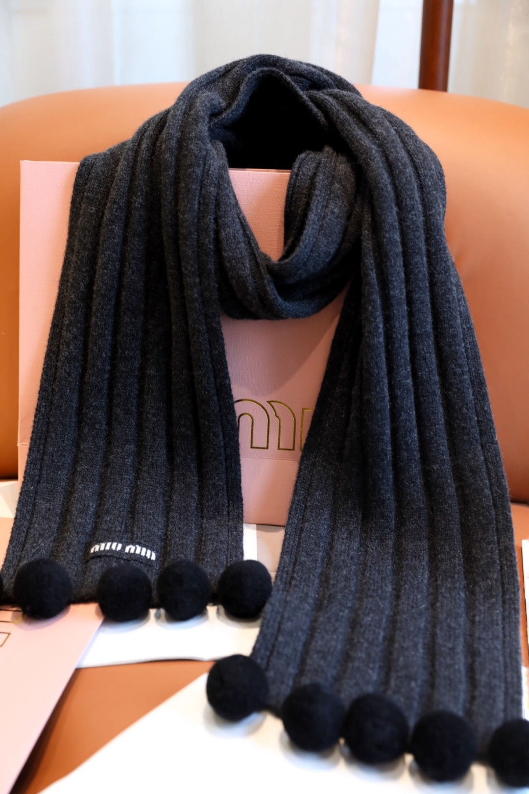 Miu Miu Style Pom-Pom Rib-Knit Scarf product detail 10
