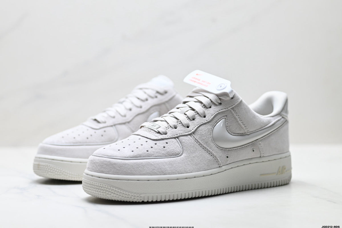 Nike Air Force 1 Low Triple White Unisex Sneakers Style 10 detail view 5