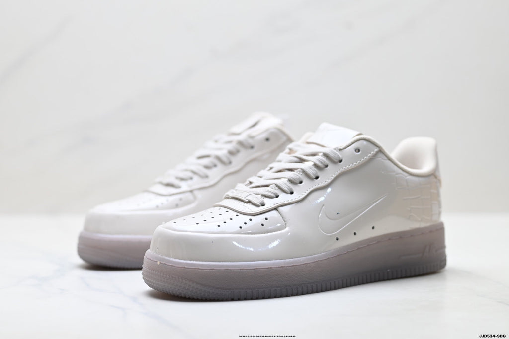 Nike Air Force 1 Low Triple White Unisex Sneakers Style 05 detail view 5