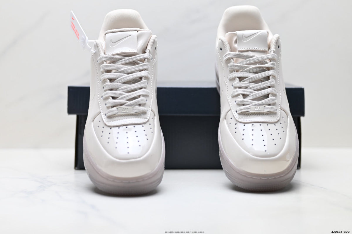 Nike Air Force 1 Low Triple White Unisex Sneakers Style 05 detail view 8