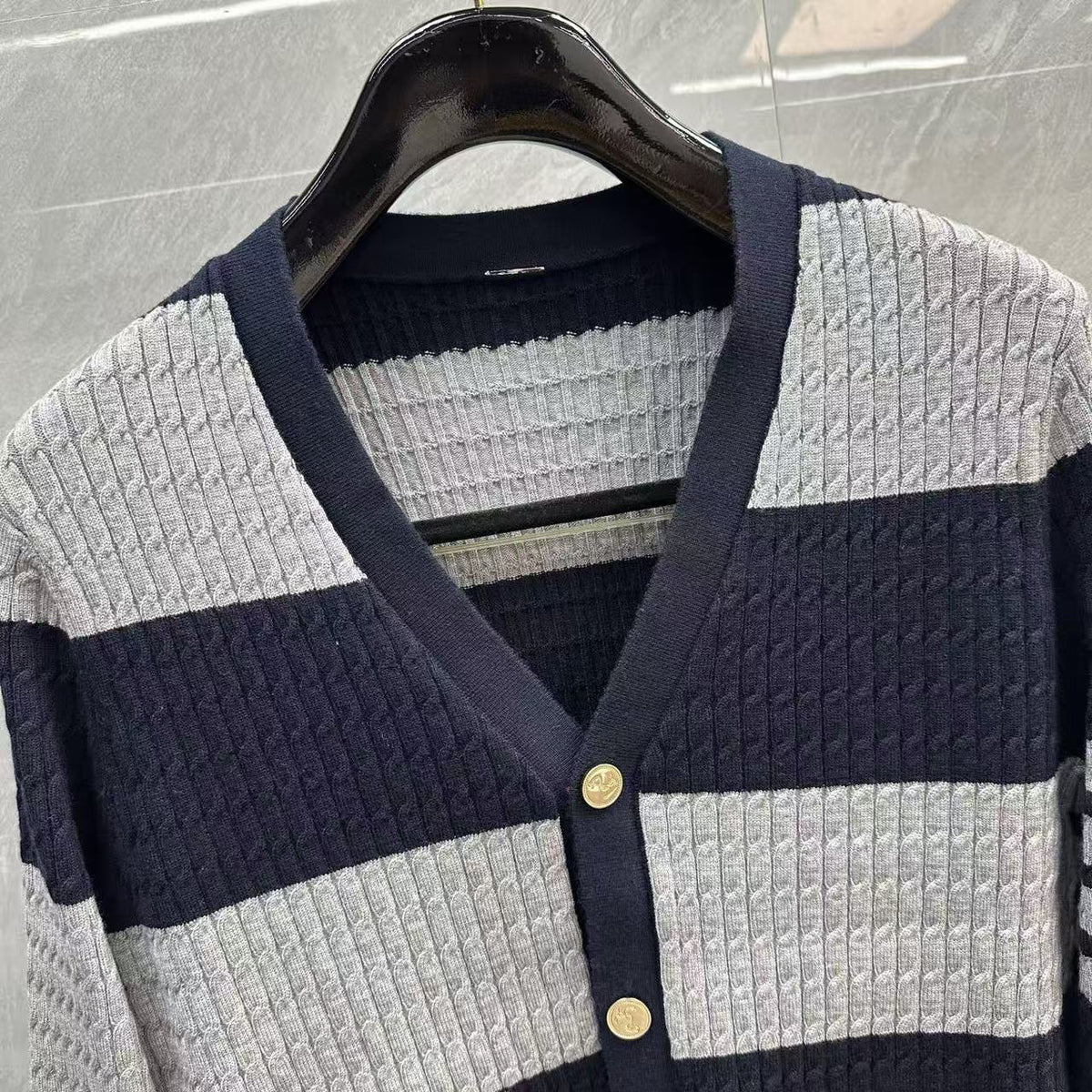 Thom Browne Wide Stripe Contrast Cable-Knit Cardigan detail view 7