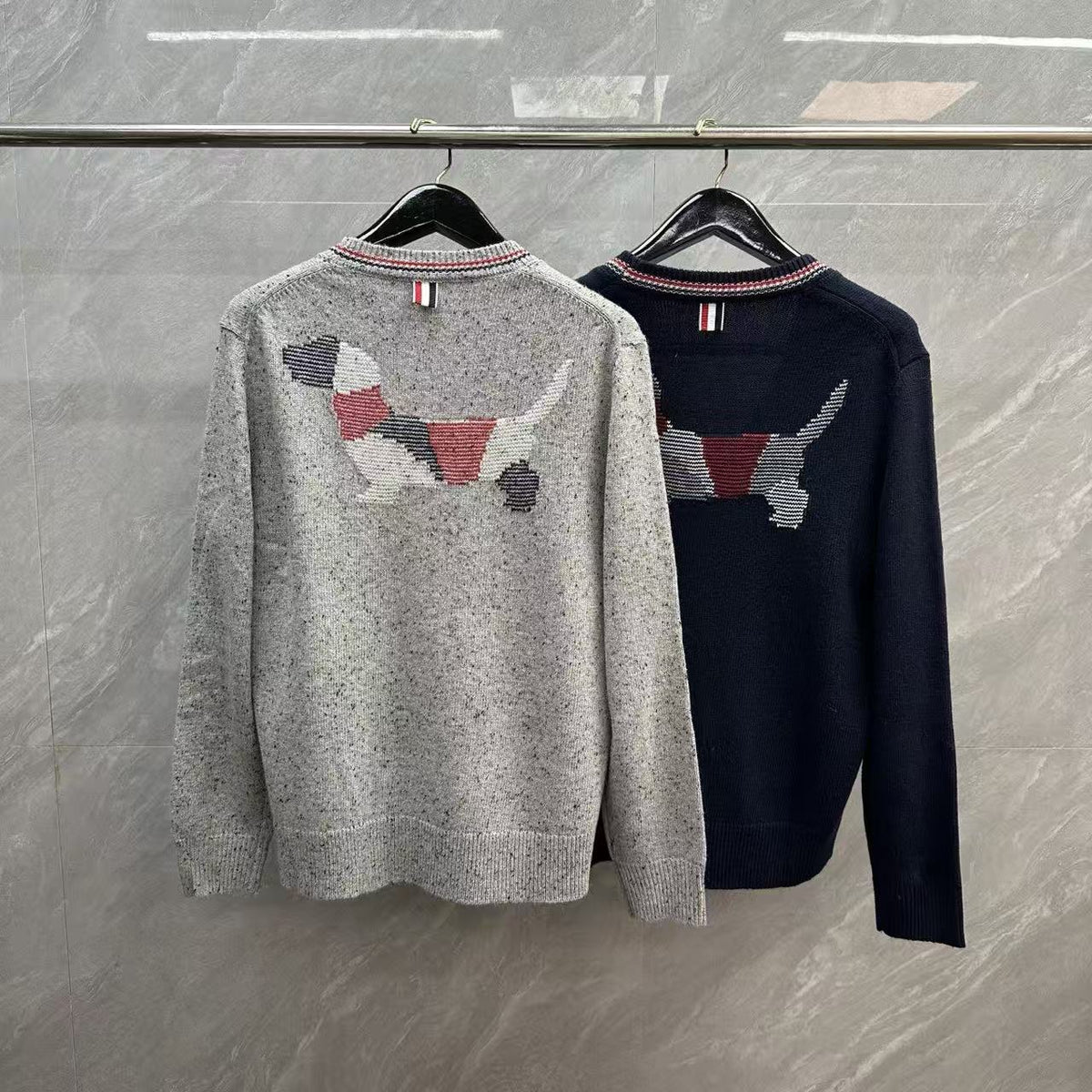 Thom Browne Contrast Dachshund Chunky-Knit Cardigan detail view 2