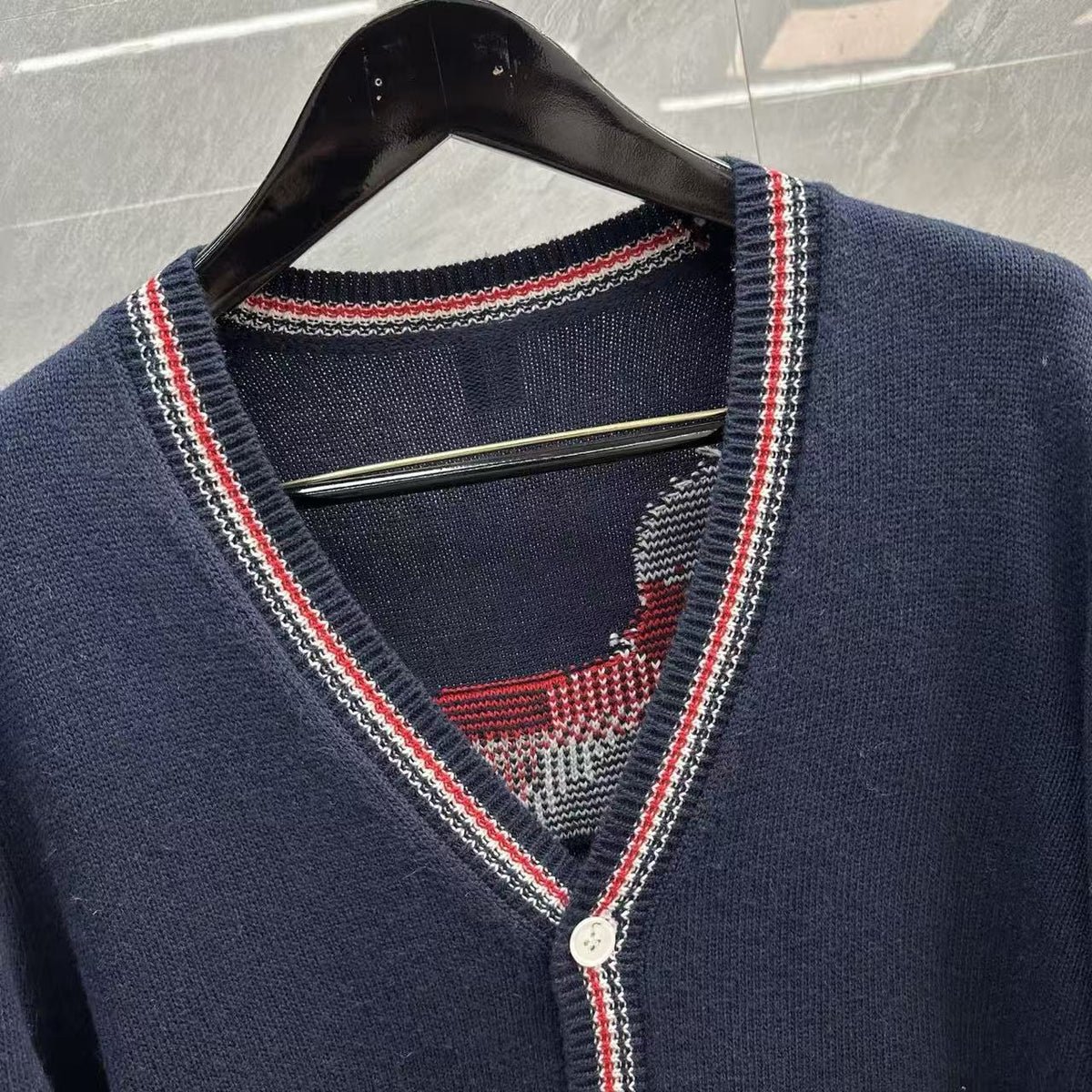 Thom Browne Contrast Dachshund Chunky-Knit Cardigan detail view 5