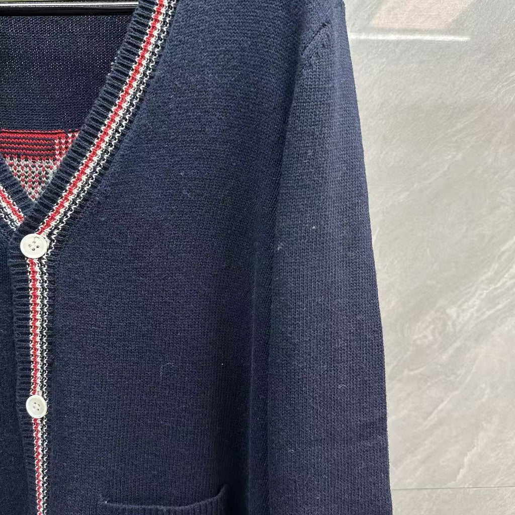 Thom Browne Contrast Dachshund Chunky-Knit Cardigan detail view 6