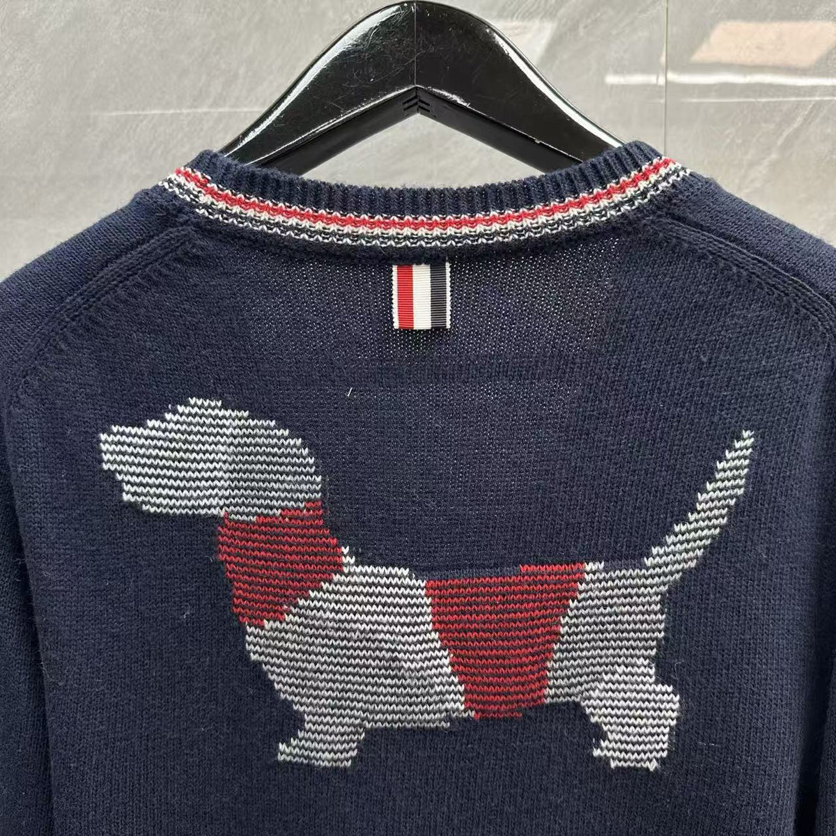 Thom Browne Contrast Dachshund Chunky-Knit Cardigan detail view 8
