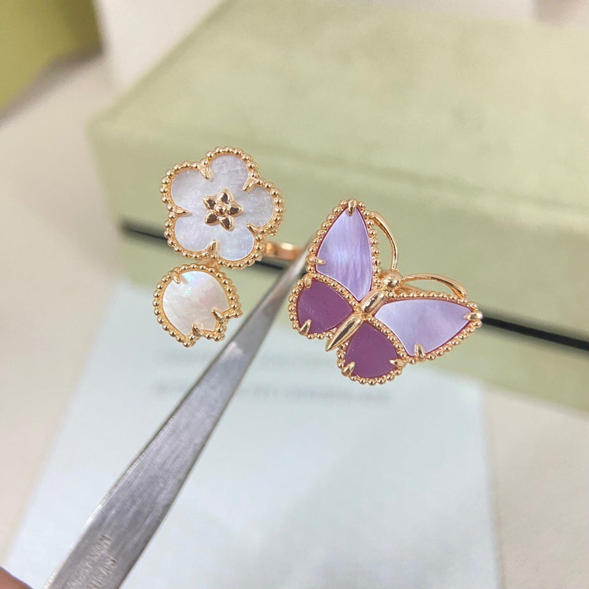 Van Cleef & Arpels Butterfly Ring detail 2