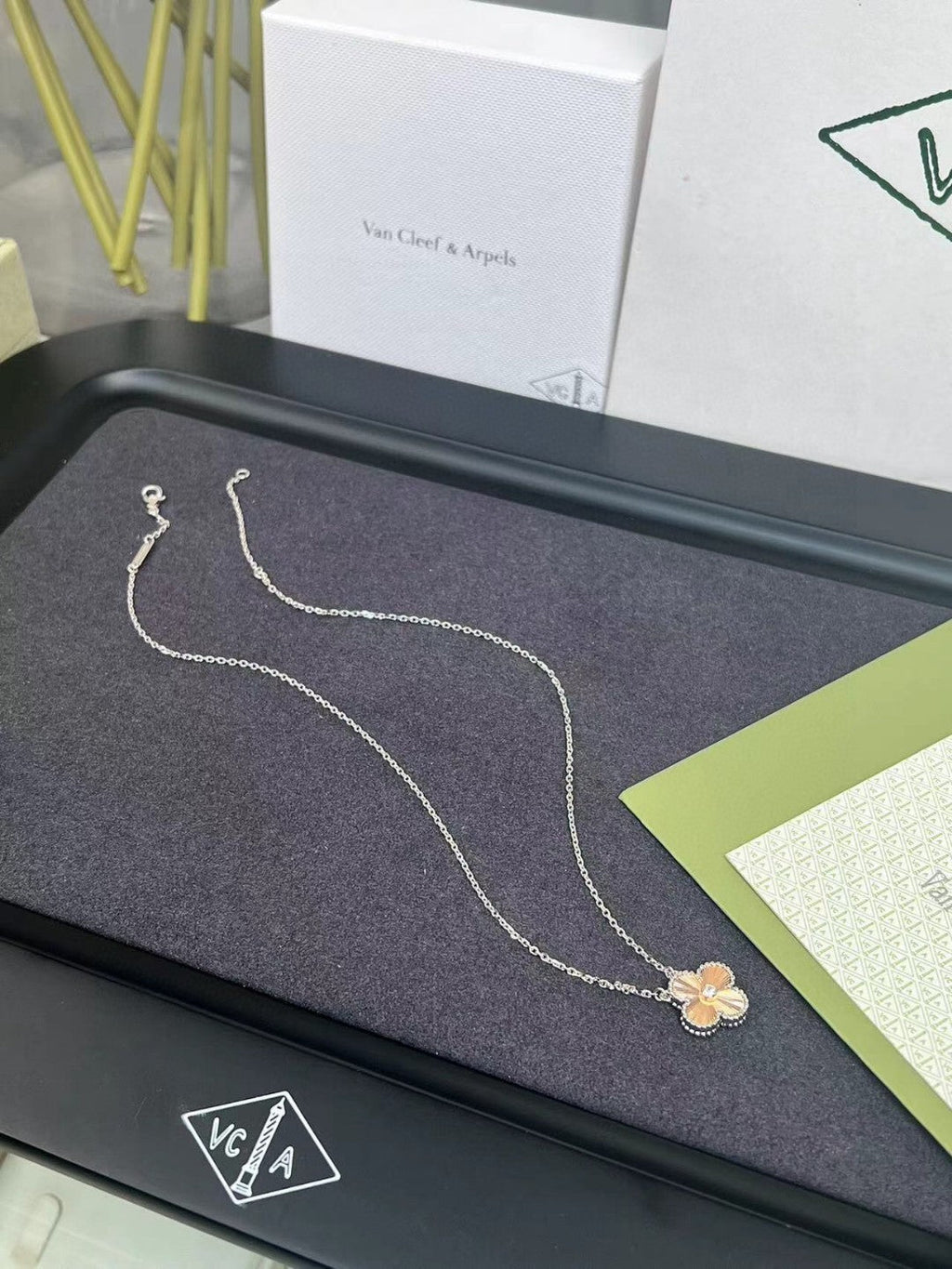 Van Cleef & Arpels Clover Necklace detail 2