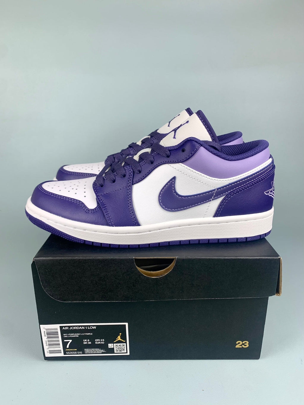 Air Jordan 1 Low White/Purple 553558-515 Unisex Sneakers detail view 2