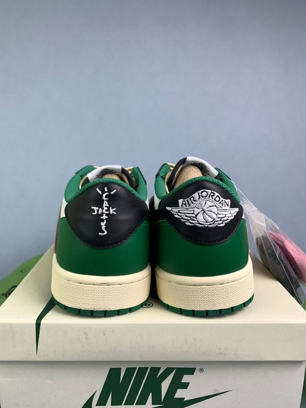 Air Jordan 1 Low Black/Green Unisex Sneakers DM7866-128 detail view 6